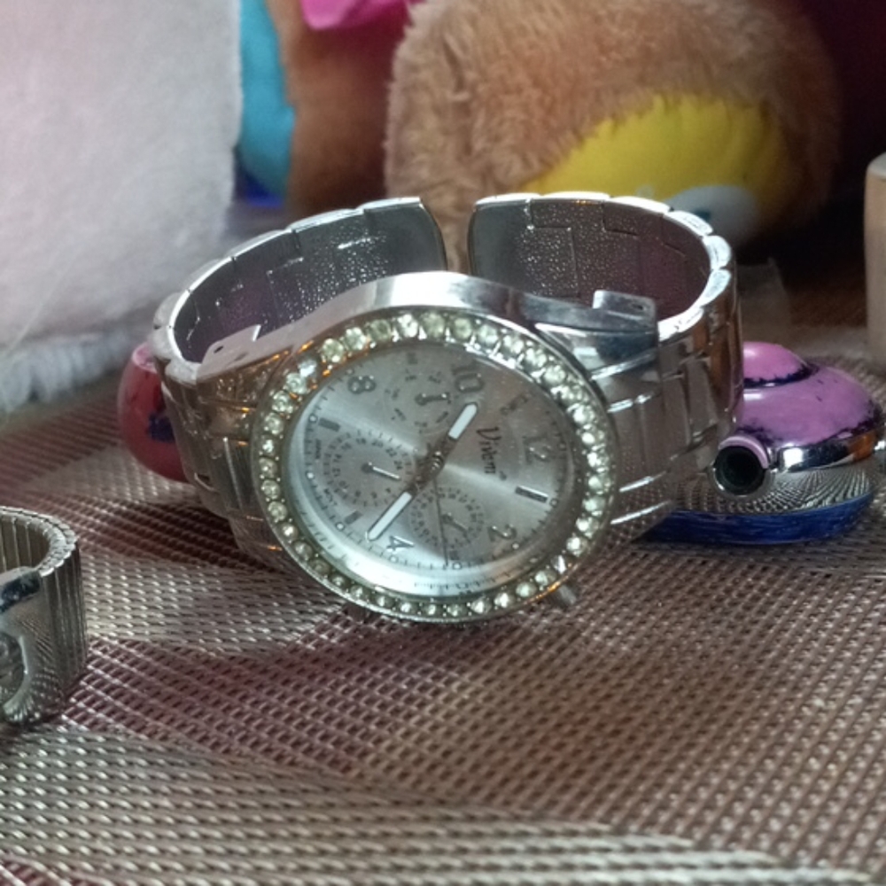 Watches - Picture 3 of 4